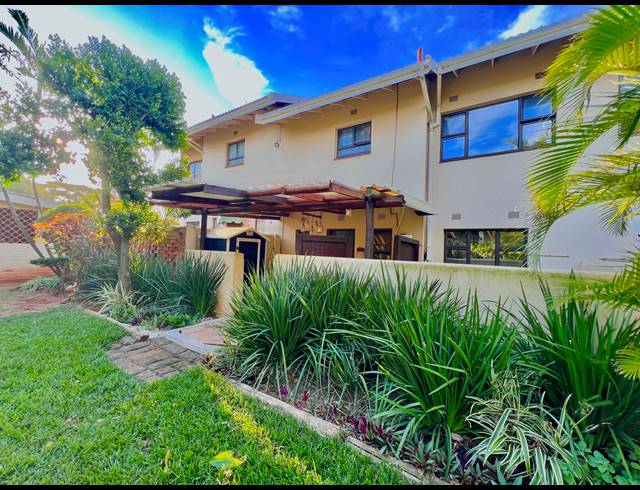 3 BEDROOM TOWNHOUSE TO LET IN UMKOMAAS
